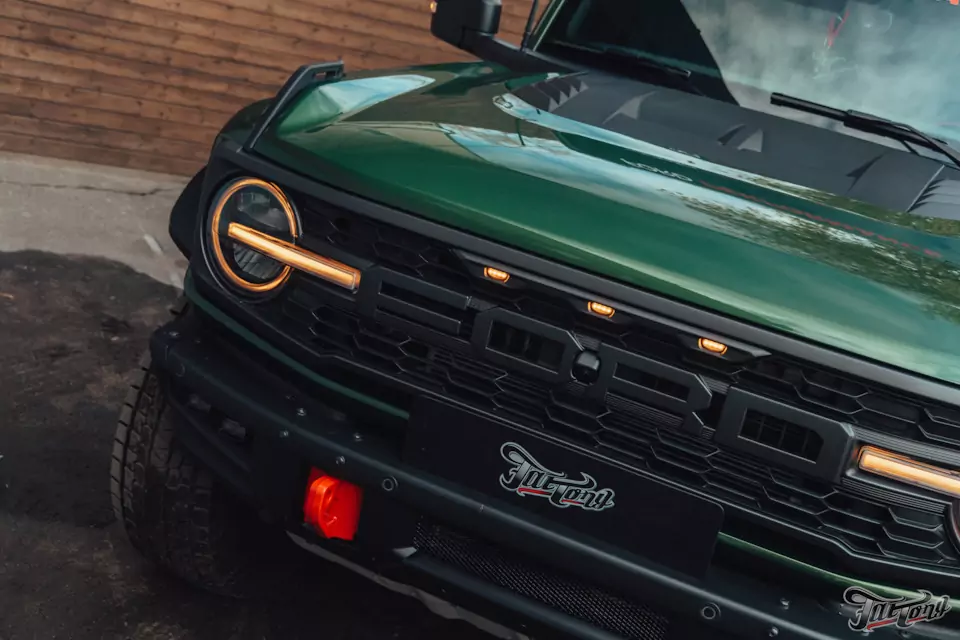 Стапельные работы, кузовной ремонт и покраска с подбором цвета для Ford Bronco Raptor